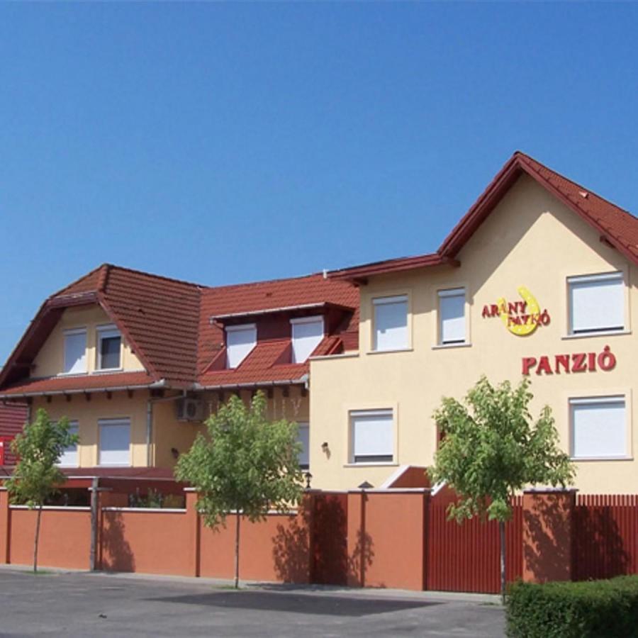 Arany Patko Panzio Hotel Debrecen Exterior photo